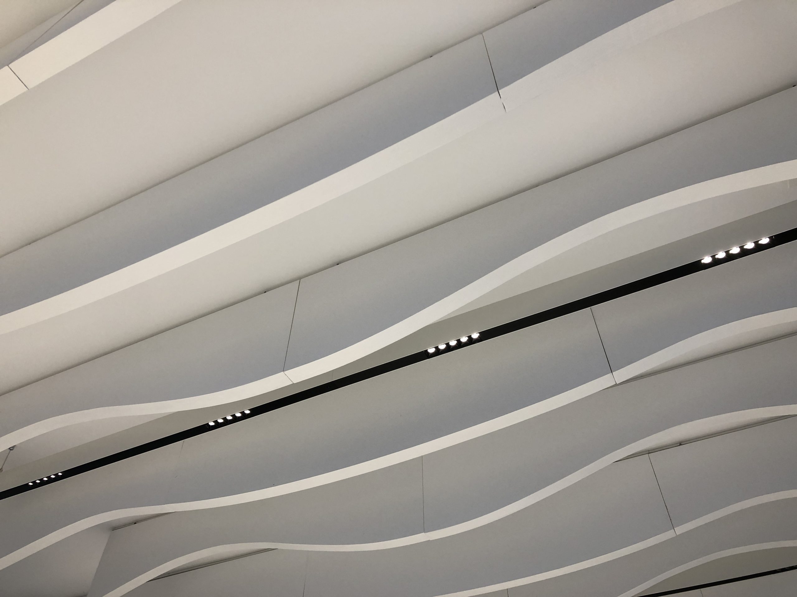 Professionelle Lichtplanung für Hochhausensemble Die Tanzenden Türme, Hamburg